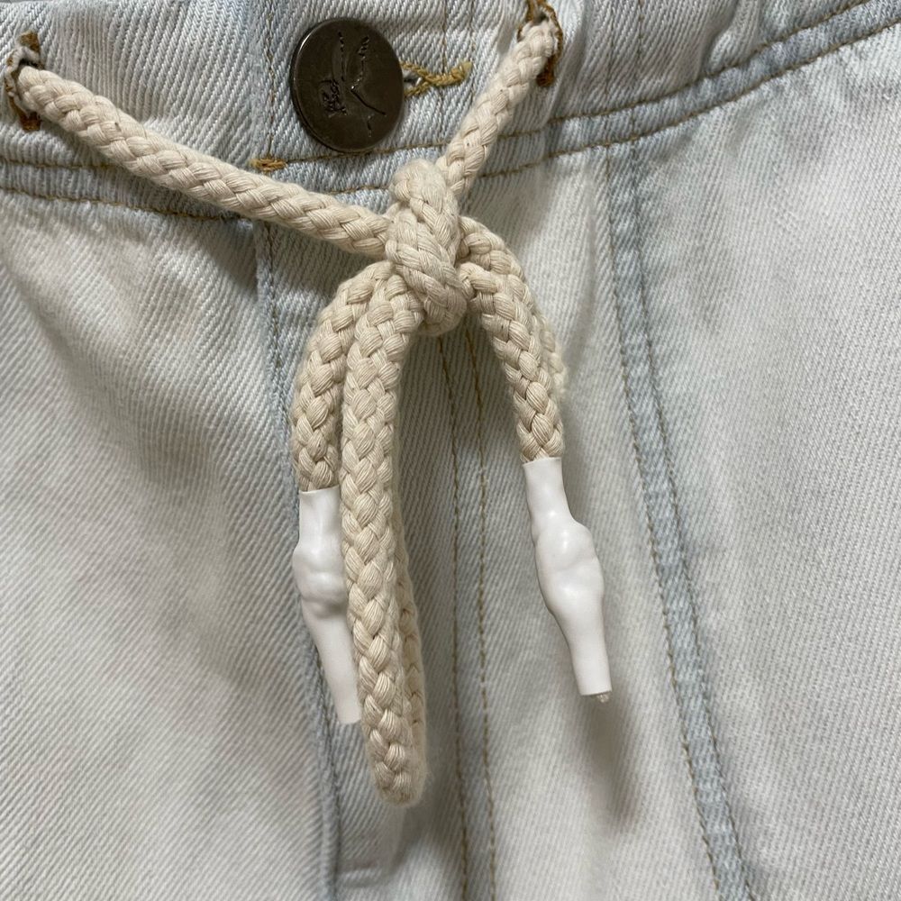 NWT Free People One Teaspoon Brando
Shabby Kingpins
Light blue jeans size XS - Picture 9 of 11